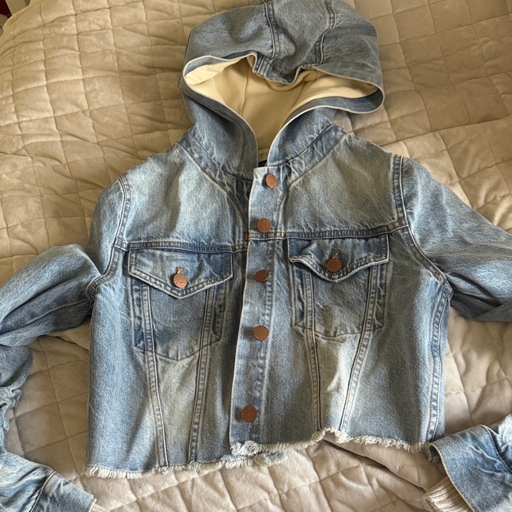 Alice + olivia Denim Cropped Jacket